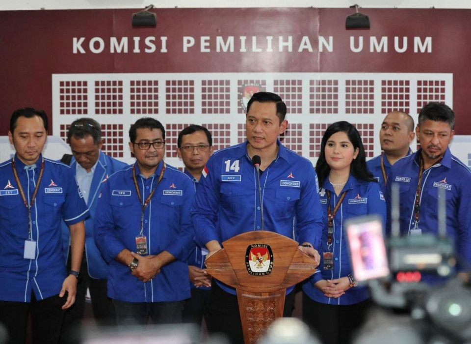 Caption : Ketua Umum Partai Demokrat, Agus Harimurti Yudhoyono saat mendaftarkan 580 bacaleg DPR RI di KPU RI. Foto : Ist