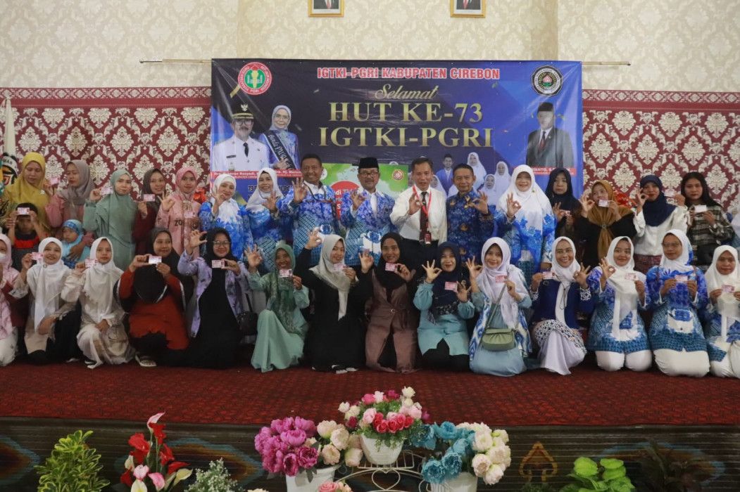 Caption : Perayaan HUT ke-73 Ikatan Guru Taman Kanak-kanak Indonesia- Persatuan Guru Republik Indonesia (IGTKI-PGRI) Kabupaten Cirebon. Foto : Joni