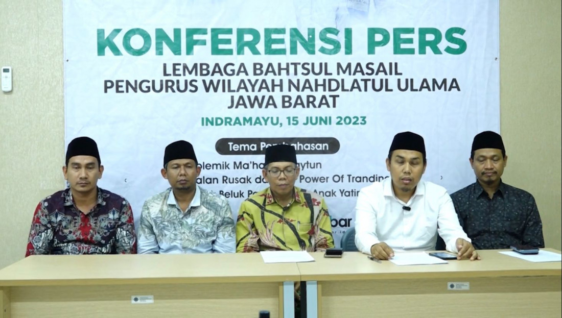 Caption : LBM PWNU Jabar menggelar konferensi pers menanggapi kontroversi Al-Zaytun Indramayu. Foto : Ist