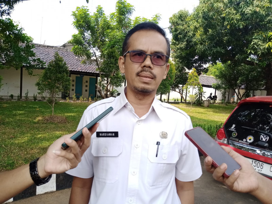 Caption : Kepala Dinas Lingkungan Hidup (DLH) Kabupaten Cirebon, Iwan Ridwan Hardiawan. Foto : Joni