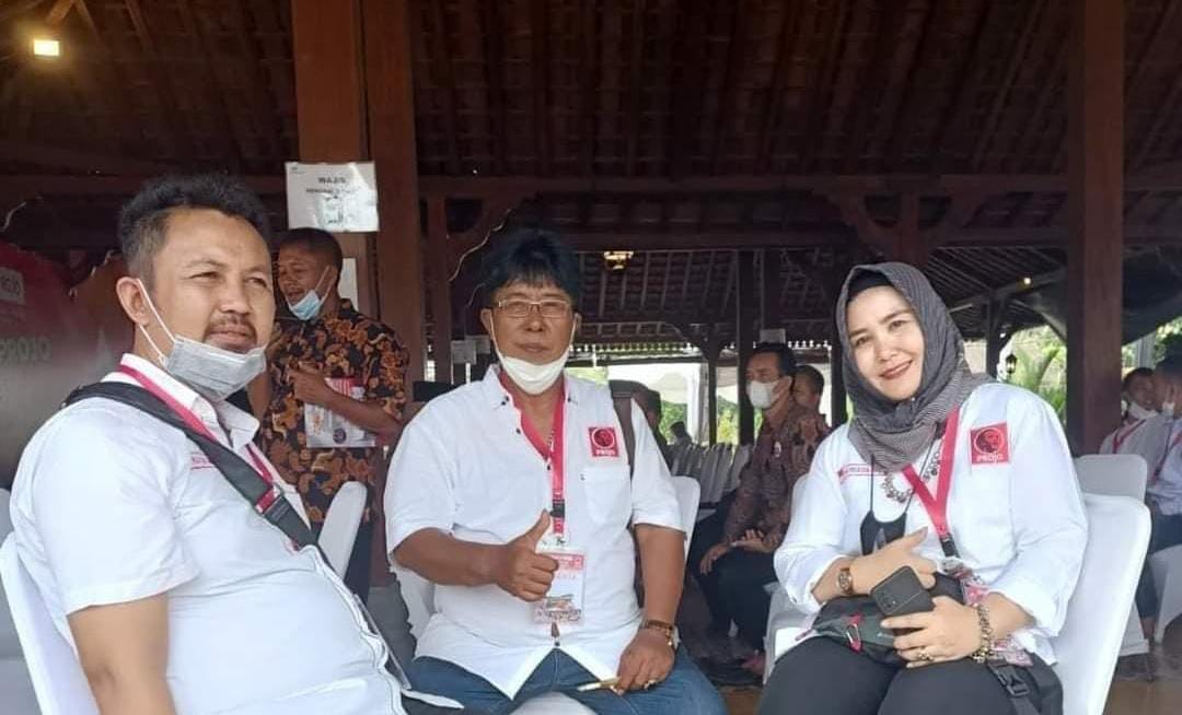 Caption: Ketua DPC Projo Kabupaten Cirebon  H Kuni mendukung keputusan MK terkait batas usia Capres-Cawapres. Foto: Ist