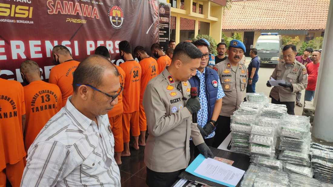 Caption: Konferensi pers pengungkapan kasus peredaran narkoba di wilayah Kota Cirebon. Foto: Ist