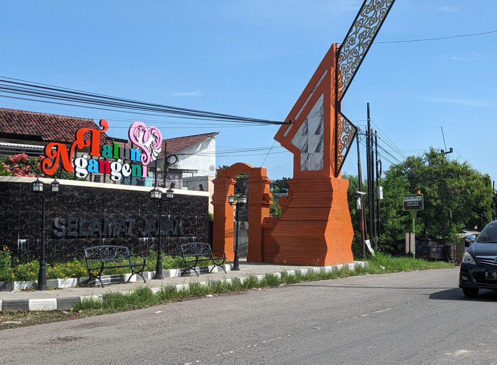 Gapura Talun Ngangeni saat baru saja diresmikan oleh Pemerintah Kabupaten Cirebon. Foto: Tarjoni/Ciremaitoday