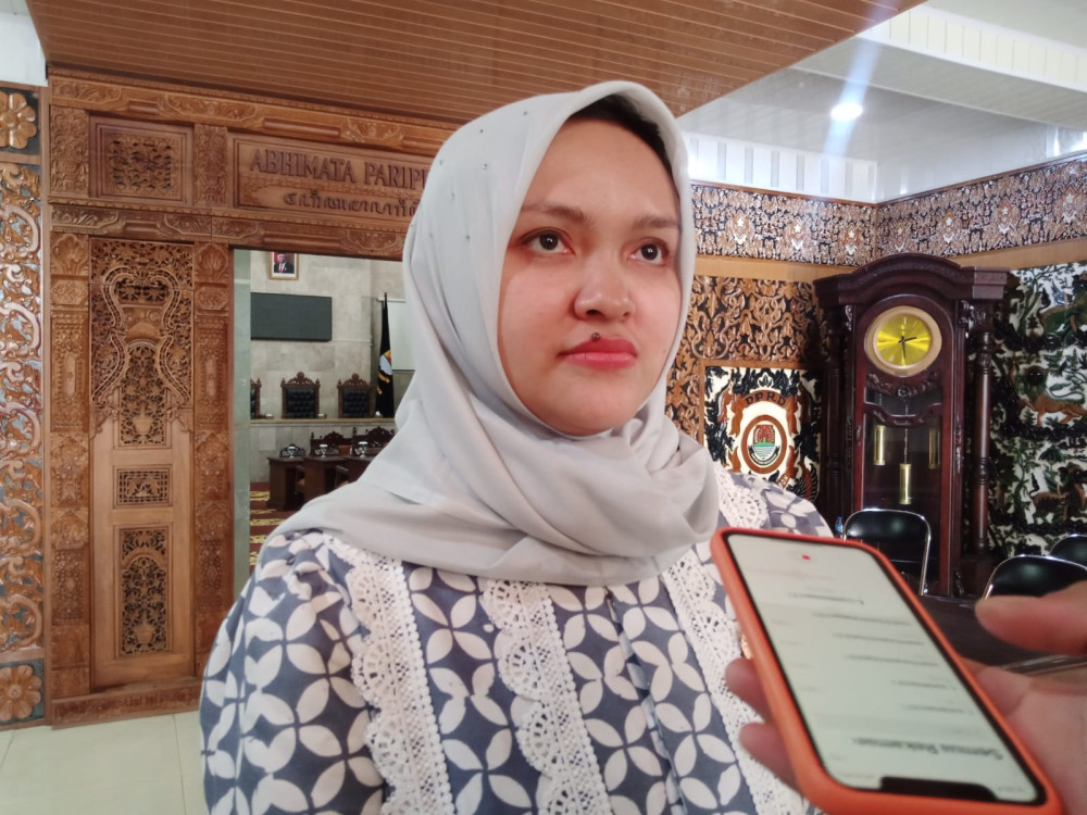 Ketua Definitif DPRD Kabupaten Cirebon terpilih, Sophi Zulfia